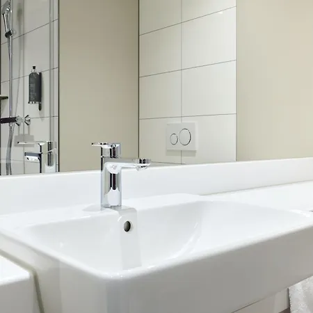 Premier Centre Szálloda 3*