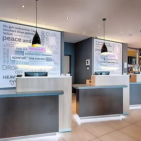 Premier Centre 호텔 3*